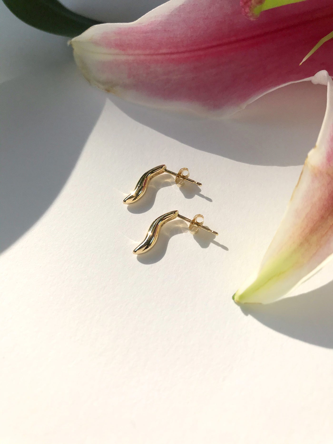 Maresse Wave Earrings Small 10K Gold side view